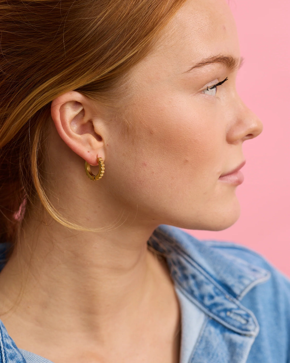 Scallop Huggies Earrings- Silver