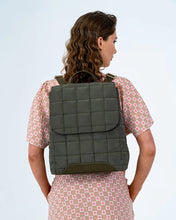 Load image into Gallery viewer, Cambridge Backpack Khaki