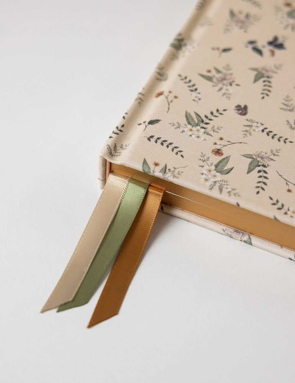 2026 Desktop Linen Bound Planner - Button Fern