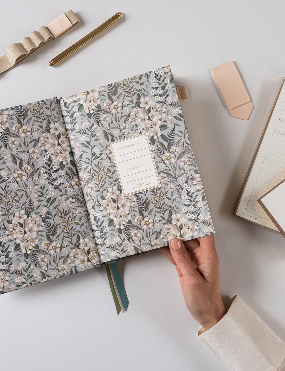 2026 Desktop Linen Bound Planner - Ivory Garden