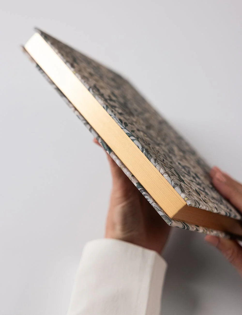 2026 Desktop Linen Bound Planner - Ivory Garden