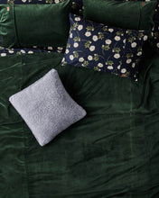 Load image into Gallery viewer, Wild Rose Cotton Pillowcase Set