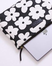 Load image into Gallery viewer, Flower Face Laptop Case