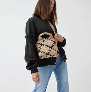 Lupe Crossbody Classy