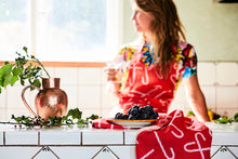 Load image into Gallery viewer, Candy Cane Linen Napkin Set