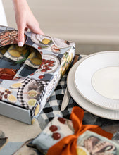 Load image into Gallery viewer, Crab &amp; Squid Linen Napkin Set